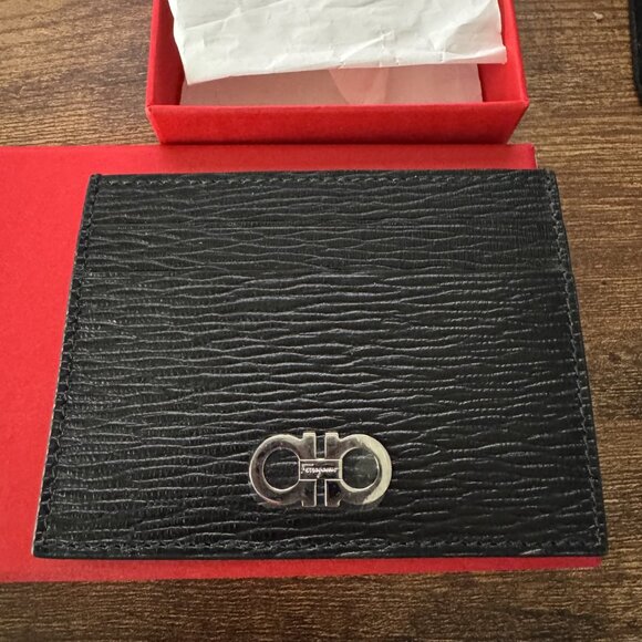 Ferragamo Nero/Red Pebble Card Case - Picture 2 of 3